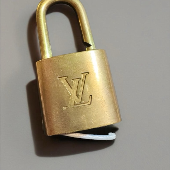 Louis Vuitton GOLD Lock & Key Gold tone Authentic. Number 317 MSRP $300 - Picture 4 of 6